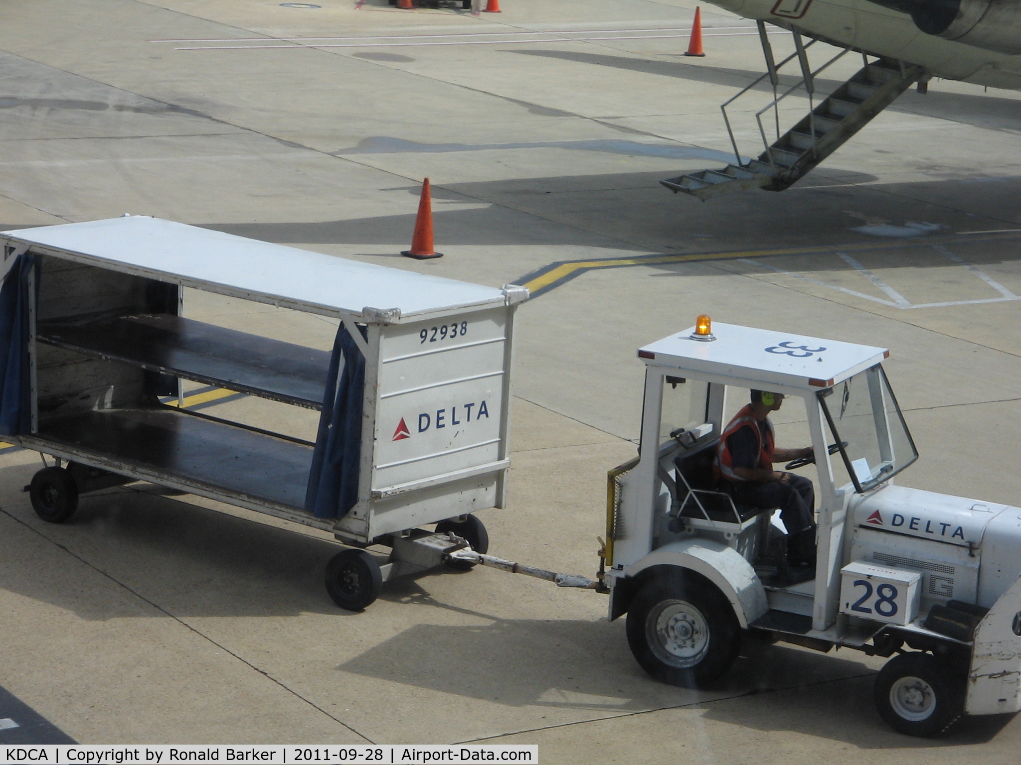 Ronald Reagan Washington National Airport (DCA) - Tug # 28 Delta baggage cart