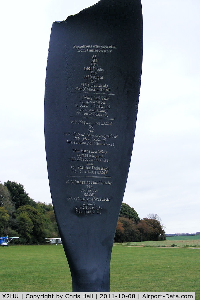 X2HU Airport - All the units that were based at RAF Hunsdon during WWII are inscribed into the prop on top of the memorial