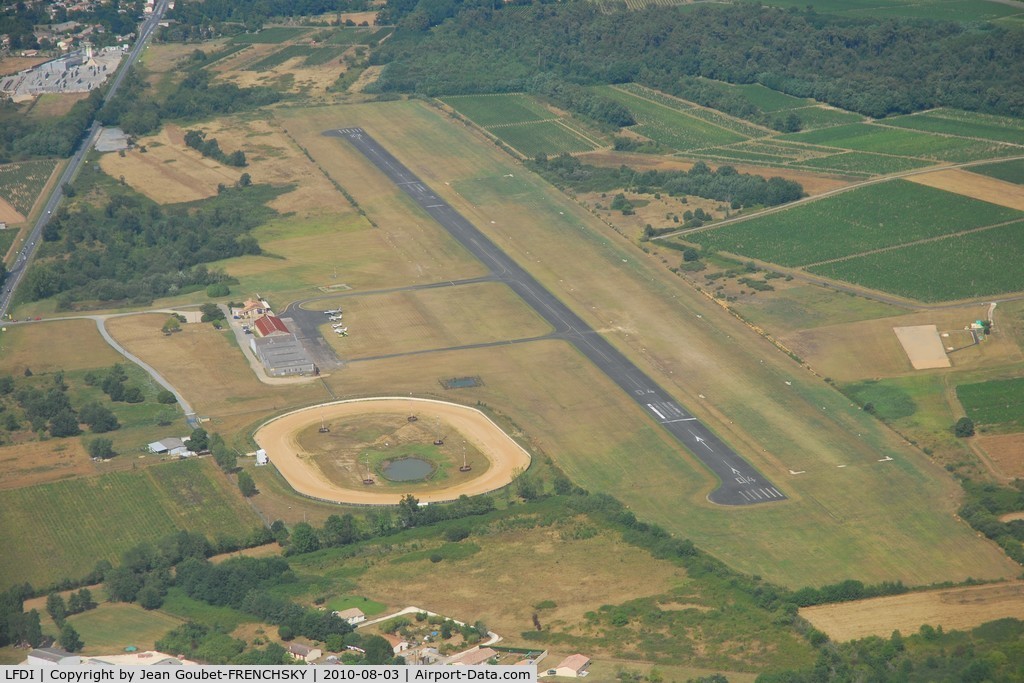 Libourne Artigues-de-Lussac Airport, Libourne France (LFDI) - verticale