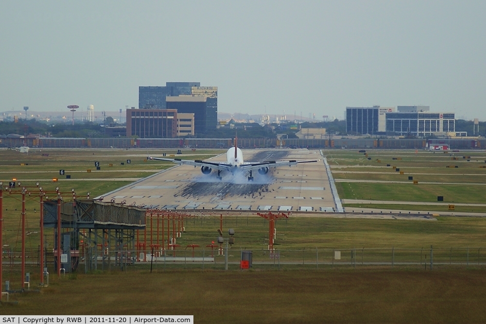 San Antonio International Airport (SAT) - Delta 757 on 12R