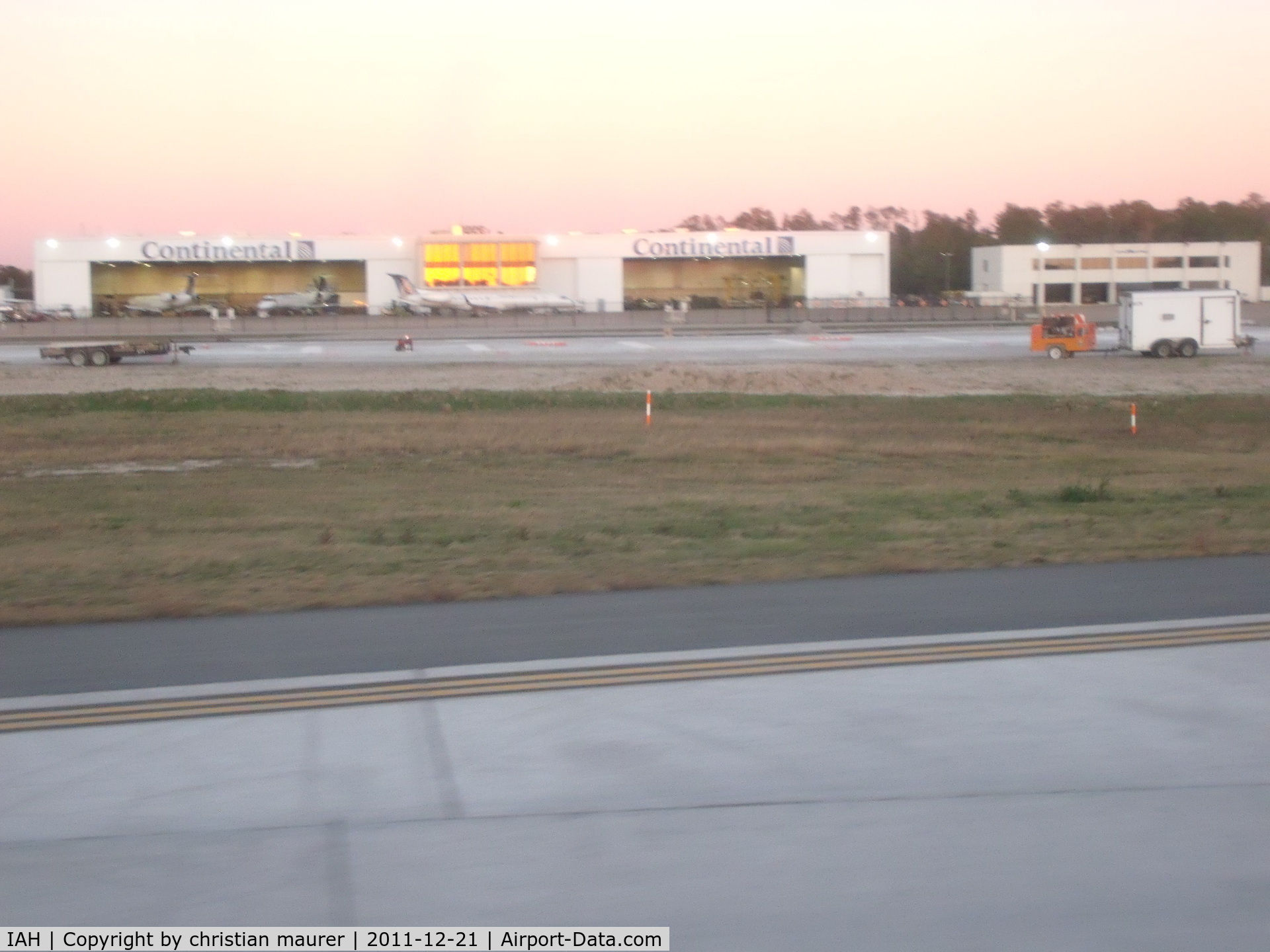 George Bush Intercontinental/houston Airport (IAH) - continental/expressJet hanger