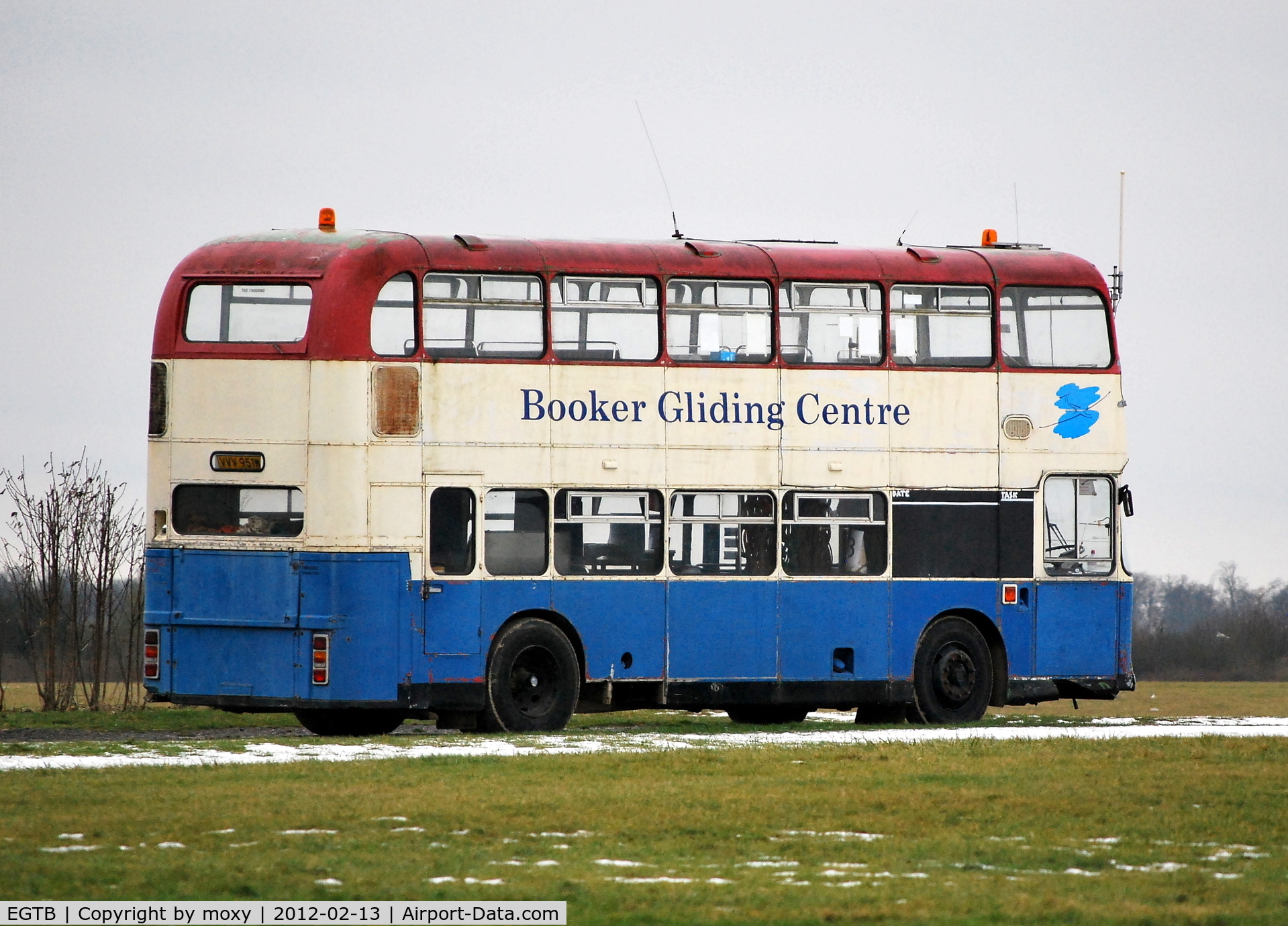 Wycombe Air Park/Booker Airport, High Wycombe, England United Kingdom (EGTB) - Booker Gliding Centre's bus at Wycombe Air Park.
For those bus fans, it's a Bristol VRT ex United Counties.