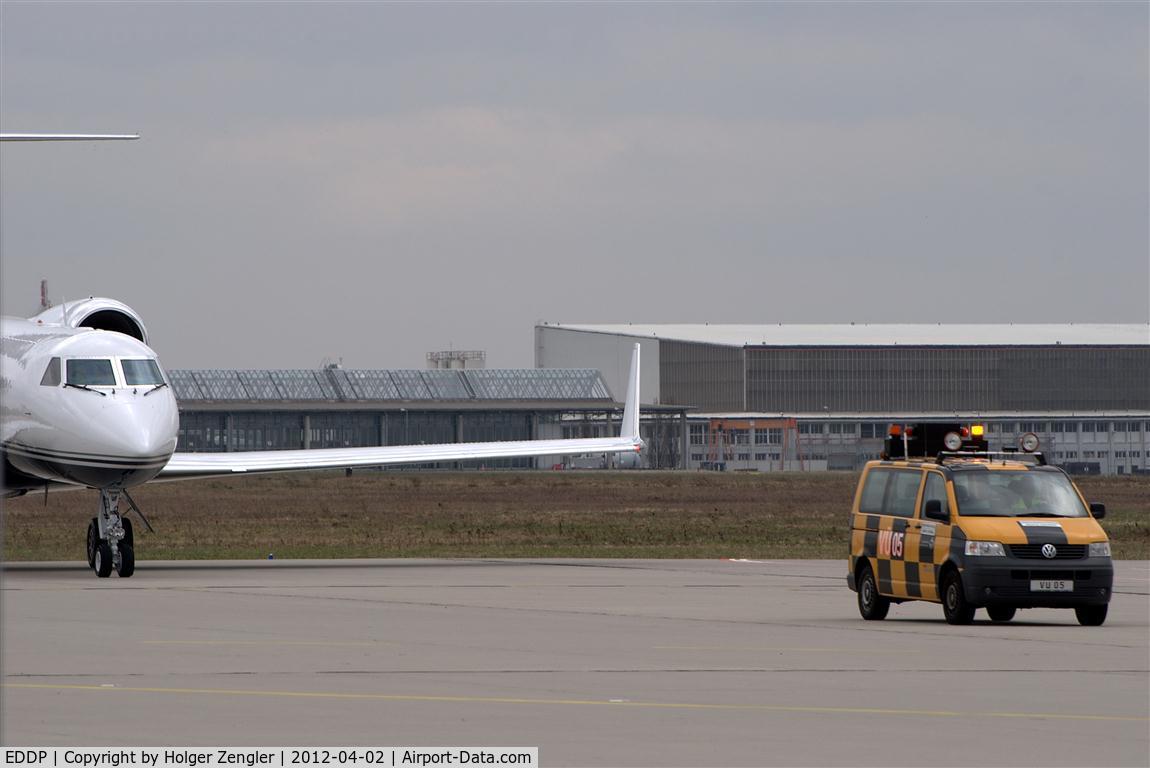 Leipzig/Halle Airport, Leipzig/Halle Germany (EDDP) - Traffic on GAT....
