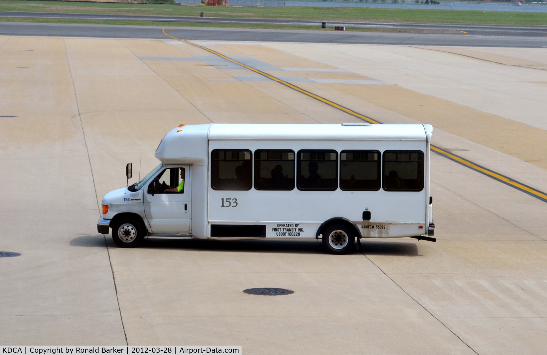 Ronald Reagan Washington National Airport (DCA) - Bus 153