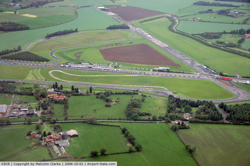 X5CR Airport - Croft Airfield, some 15km south of Darlington in Co Durham, was formerly an RCAF. 6 Grp. Bomber Ops airfield, but is now primarily a car racing circuit although it still has a small number of resident aircraft.