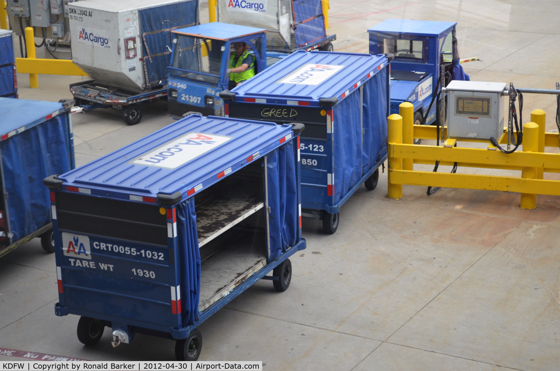 Dallas/fort Worth International Airport (DFW) - Baggage carts