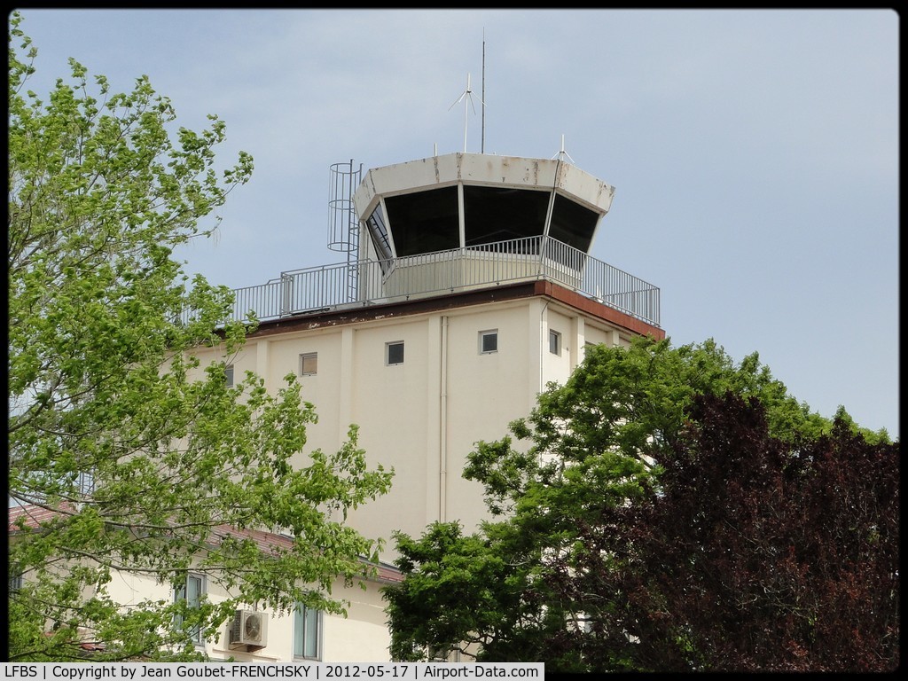Biscarrosse Airport, Parentis Airport France (LFBS) - plateforme de Bisacarrosse 