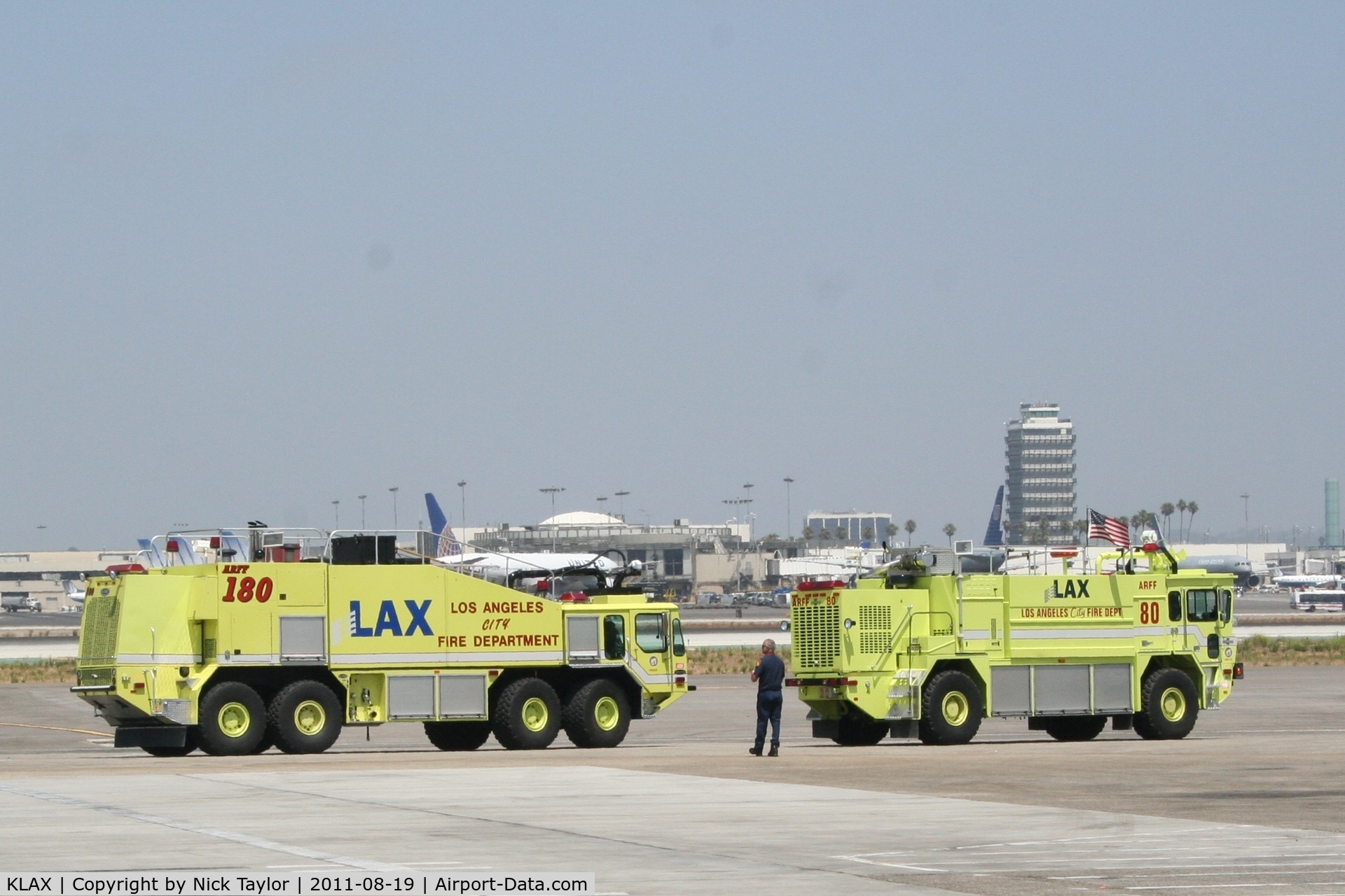 Los Angeles International Airport (LAX) - Crash 80 and 180 waiting for the 747-8 to arrive (N50217)