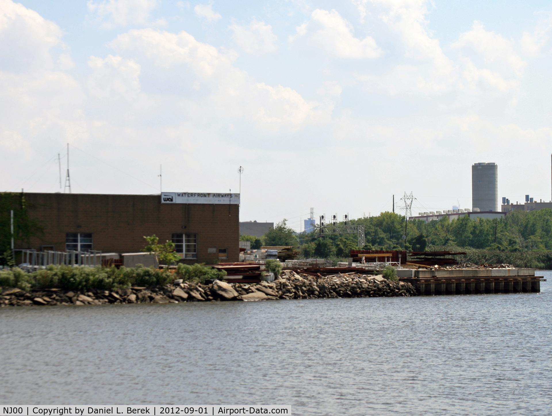 Ridgefield Park Seaplane Base (NJ00) - I wish I could find out more about this enignmatic facility.  Photographed from  Little Ferry, NJ; signs in Ridgefield Park point to a heliport.