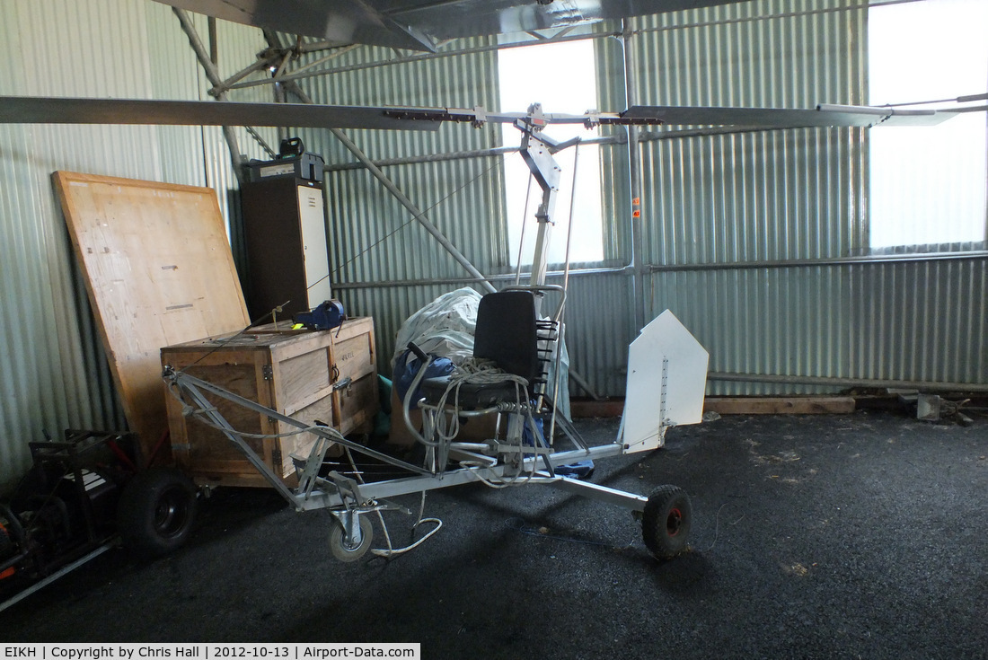 EIKH Airport - unknown gyroplane inside the hangar at Kilrush Airfield, Ireland