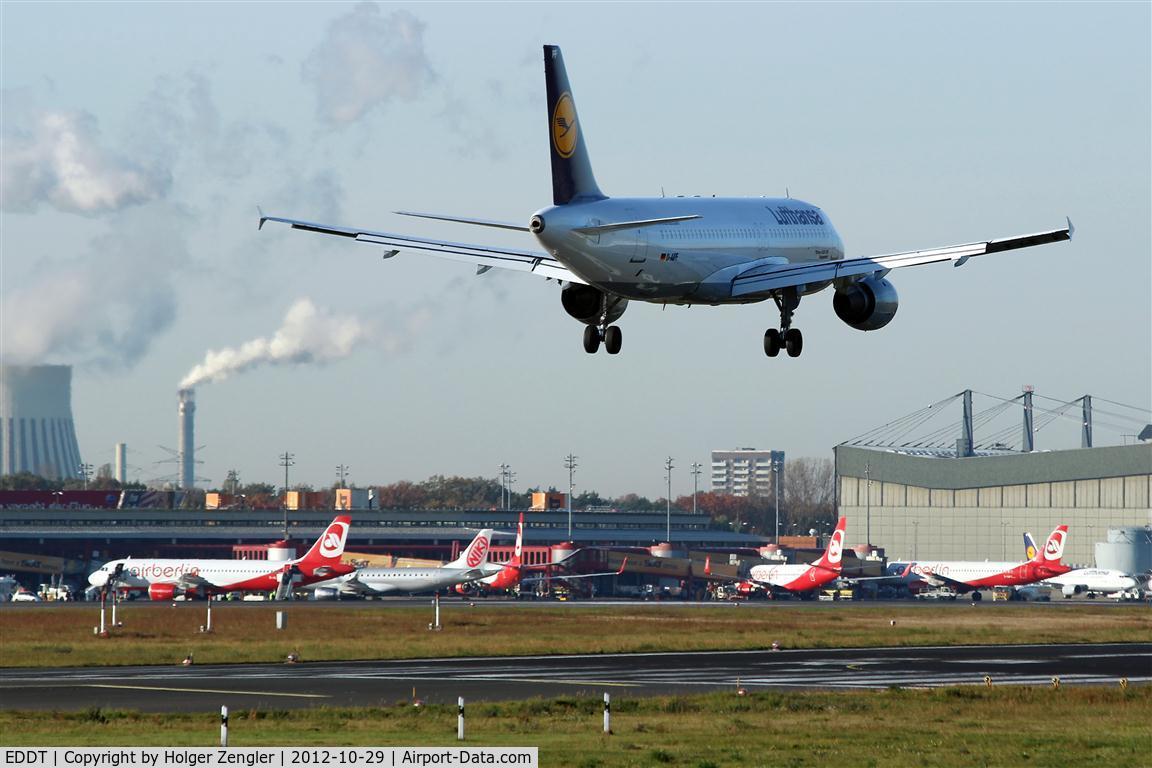 Tegel International Airport (closing in 2011), Berlin Germany (EDDT) - Inbound traffic on rwy 26L....