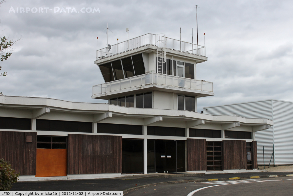 Périgueux Airport, Bassillac Airport France (LFBX) - Control tower of Périgueux Bassillac