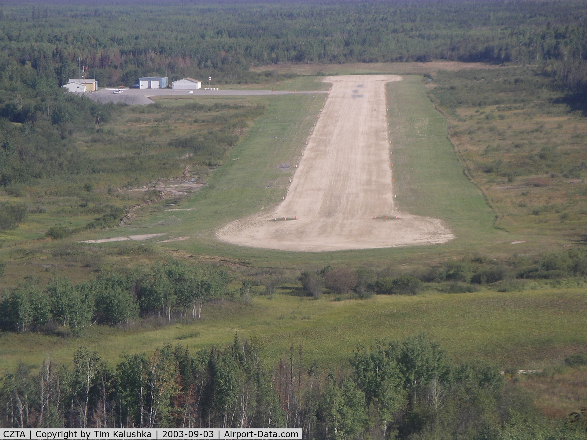 Bloodvein River Airport, Bloodvein River, Manitoba Canada (CZTA) - Final for runway 36

