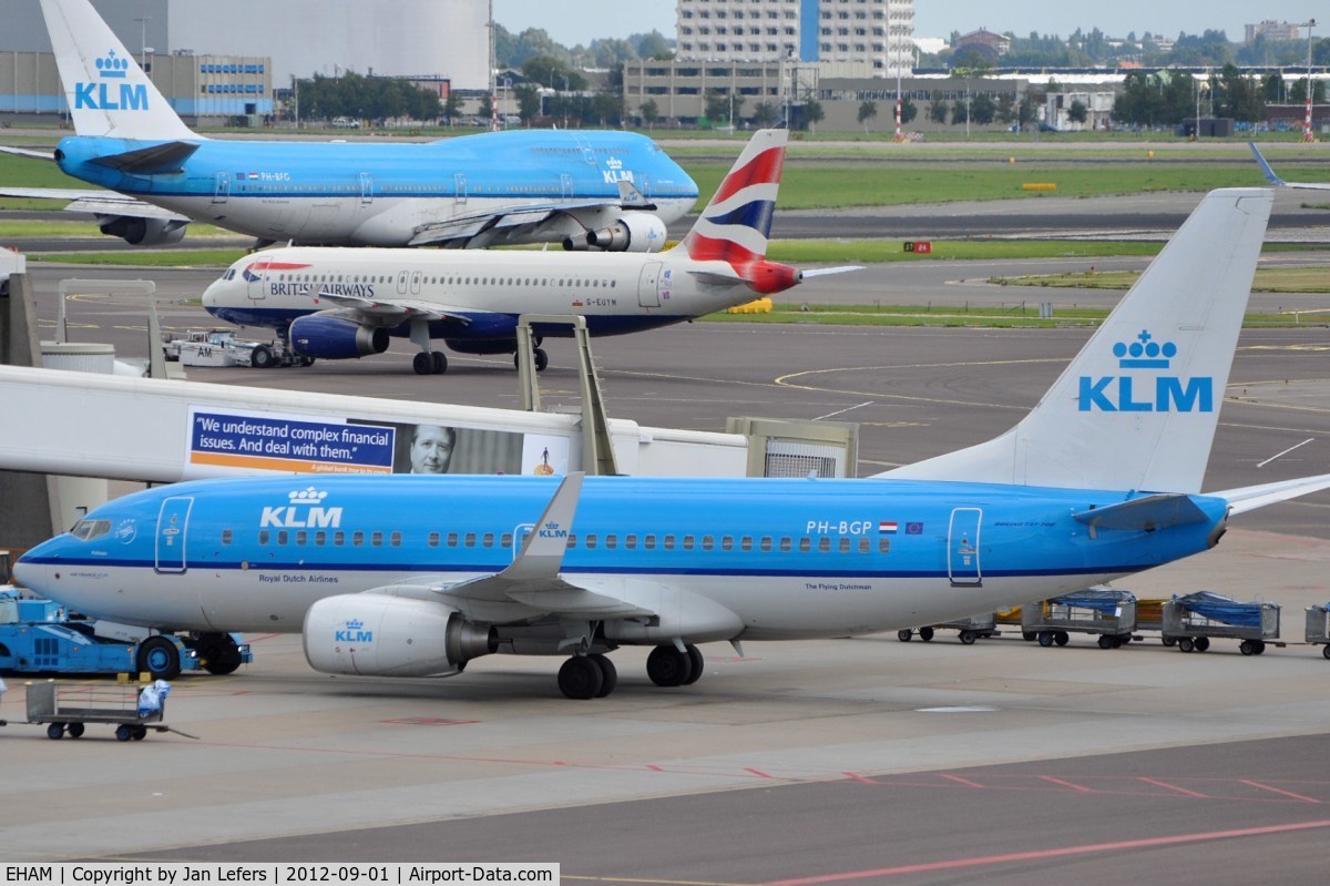 Amsterdam Schiphol Airport, Haarlemmermeer, near Amsterdam Netherlands (EHAM) - Schiphol Amsterdam Platform