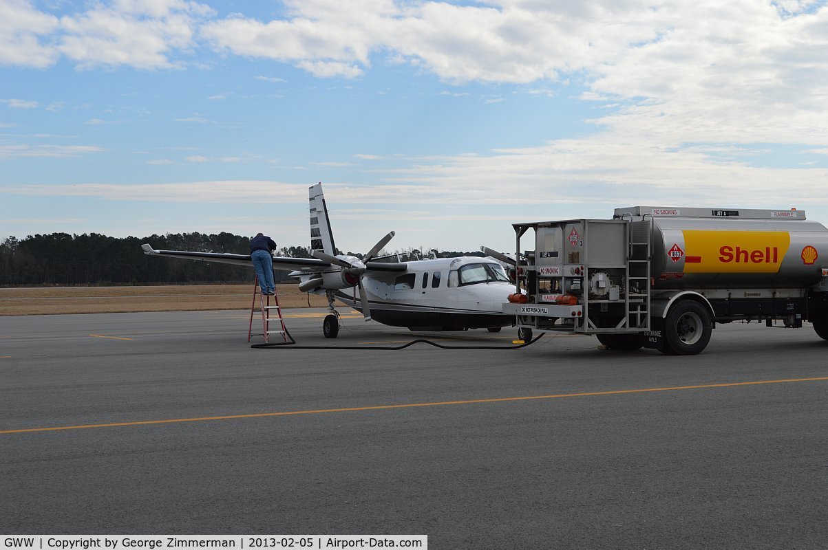 Wayne Executive Jetport Airport (GWW) - Apron parking and refuel