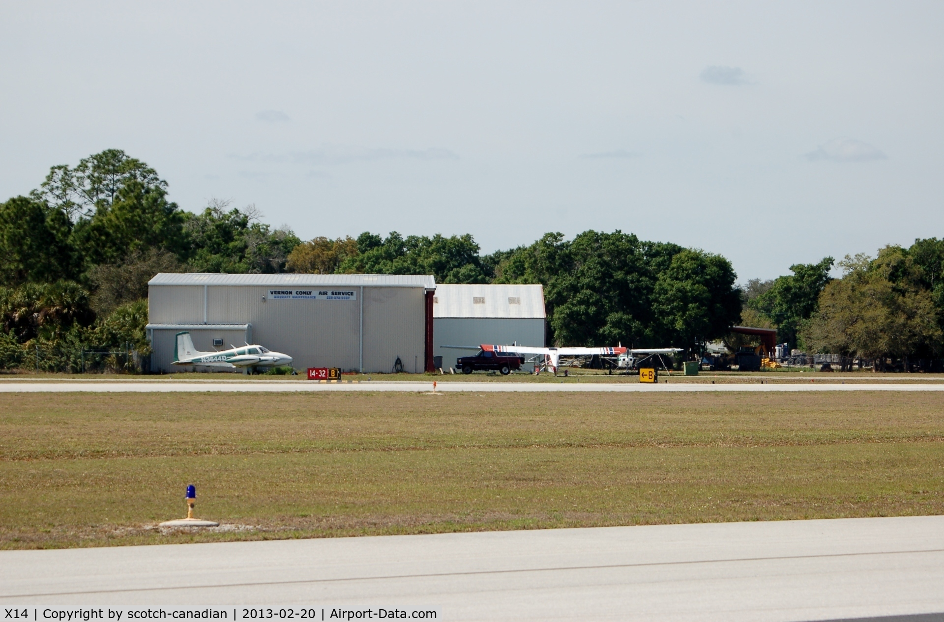 La Belle Municipal Airport (X14) - Vernon Conly Air Service at La Belle Municipal Airport, La Belle, FL 
