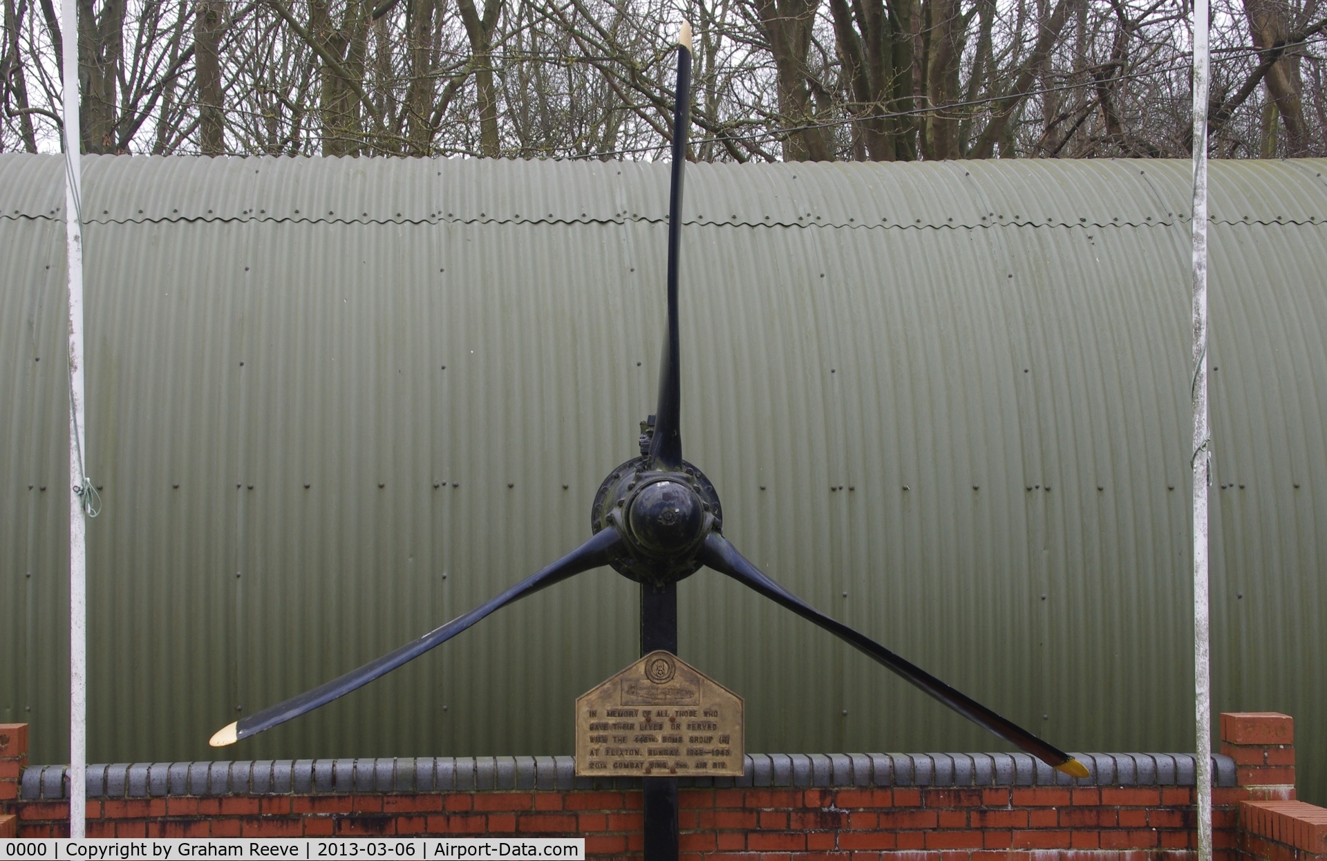 0000 Airport - Memorial for those who gave their lives in the 446th bomber at Flixton.