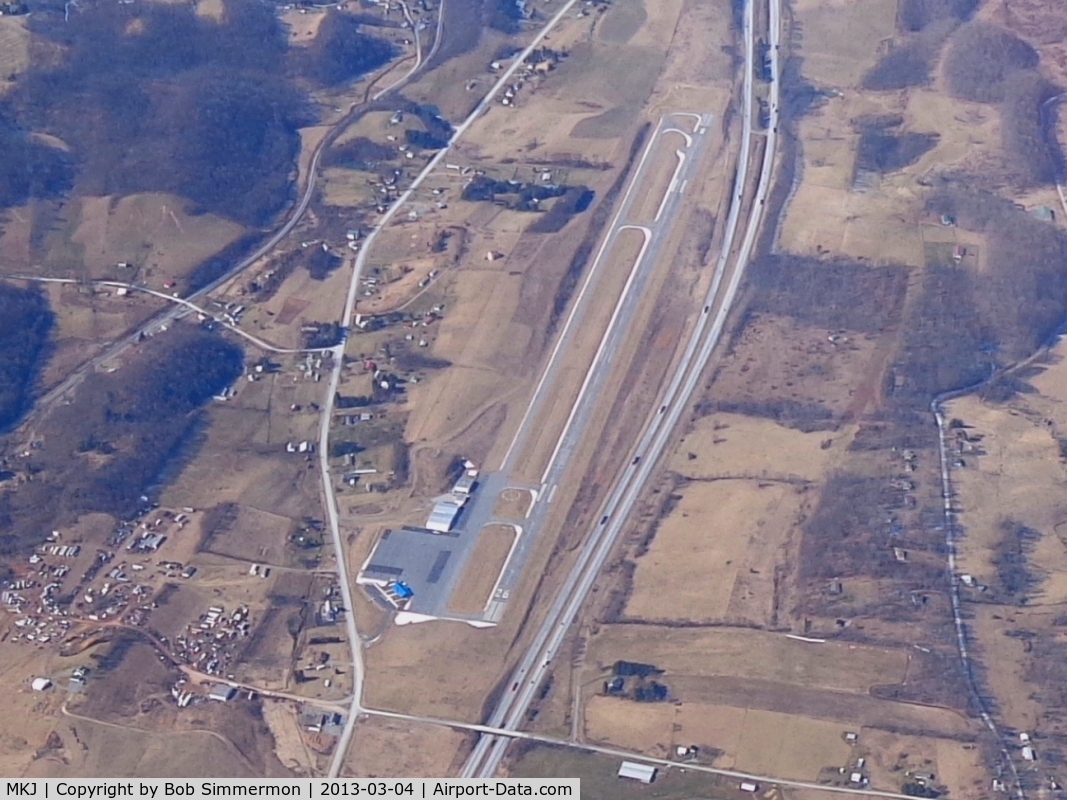 Mountain Empire Airport (MKJ) - Looking west