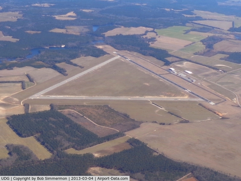 Darlington County Jetport Airport (UDG) - Looking east