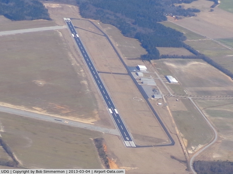 Darlington County Jetport Airport (UDG) - Looking east
