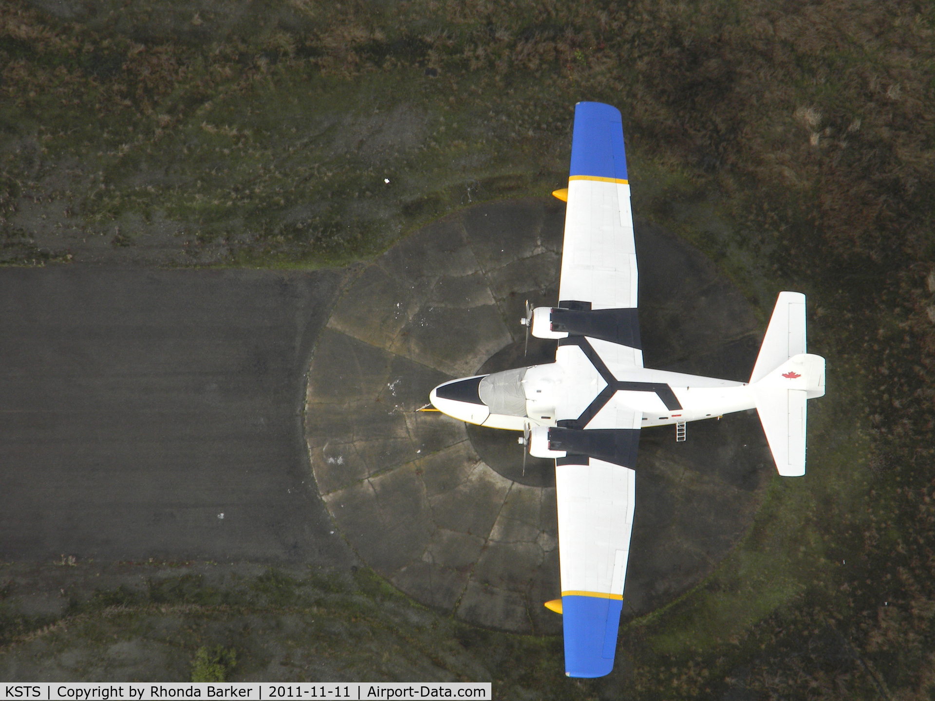 Charles M. Schulz - Sonoma County Airport (STS) - Aircraft as seen from a hot air balloon