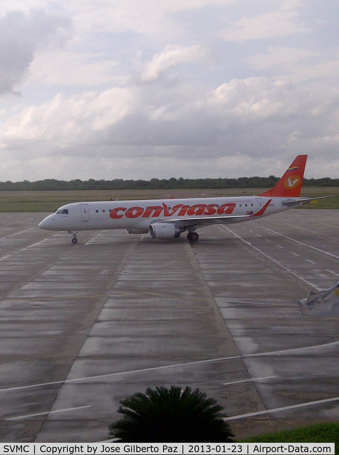 La Chinita International Airport, Maracaibo, Zulia Venezuela (SVMC) - Conviasa Embraer E-190