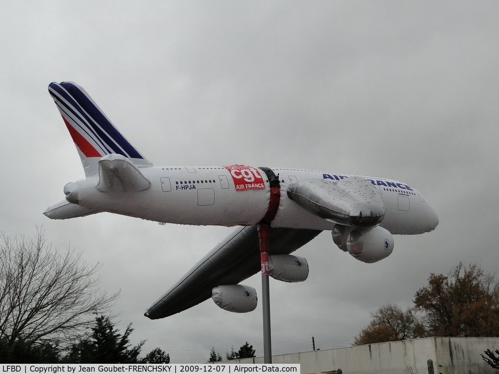 Bordeaux Airport, Merignac Airport France (LFBD) - 