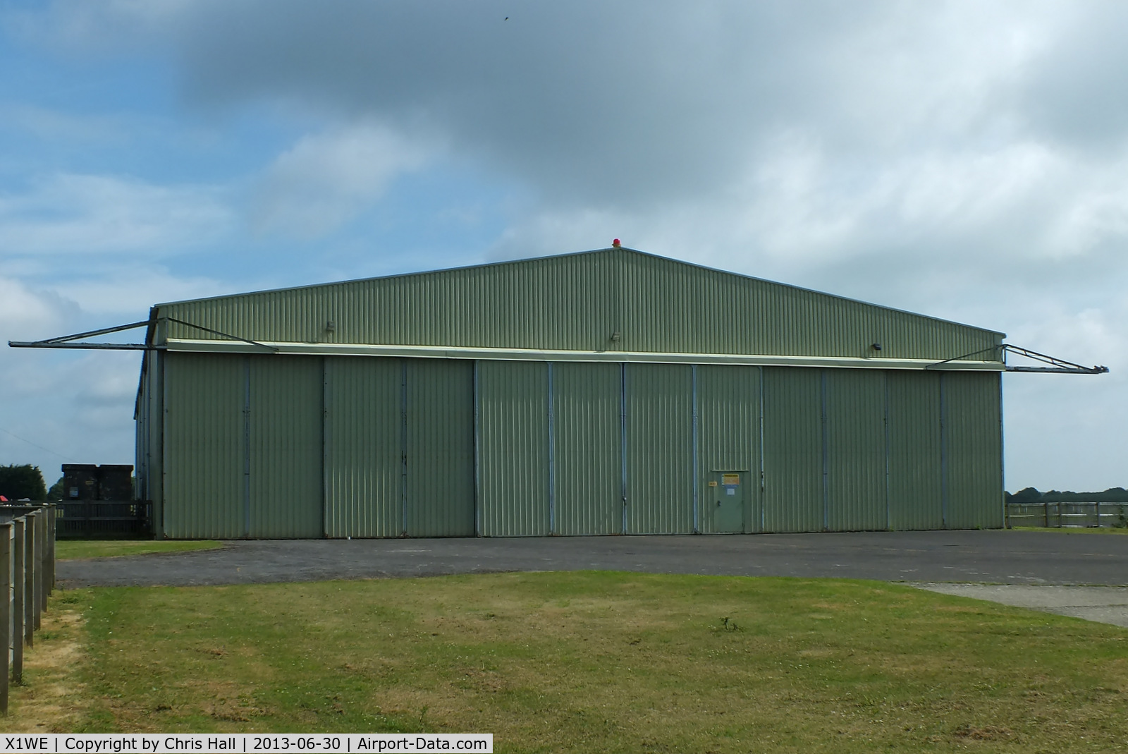 X1WE Airport - Parachute club hangar at Weston on the Green