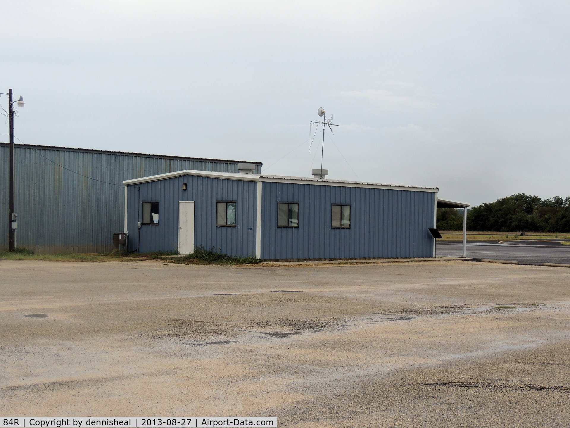 Smithville Crawford Municipal Airport (84R) - AIRPORT OFFICE