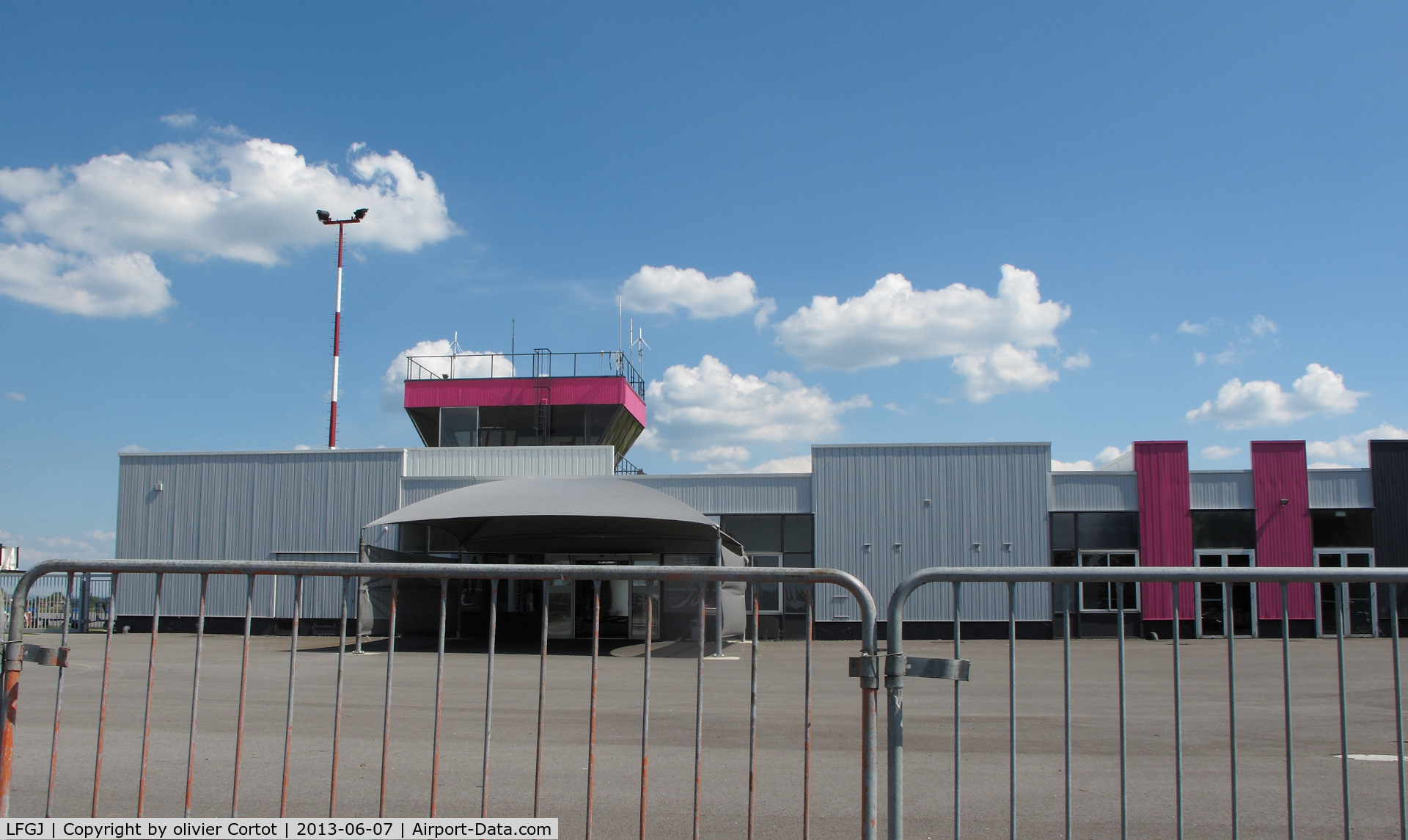 Dole Tavaux Airport, Dole France (LFGJ) - the control tower