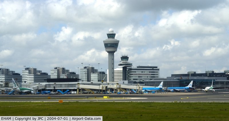Amsterdam Schiphol Airport, Haarlemmermeer, near Amsterdam Netherlands (EHAM) - Just before touch down