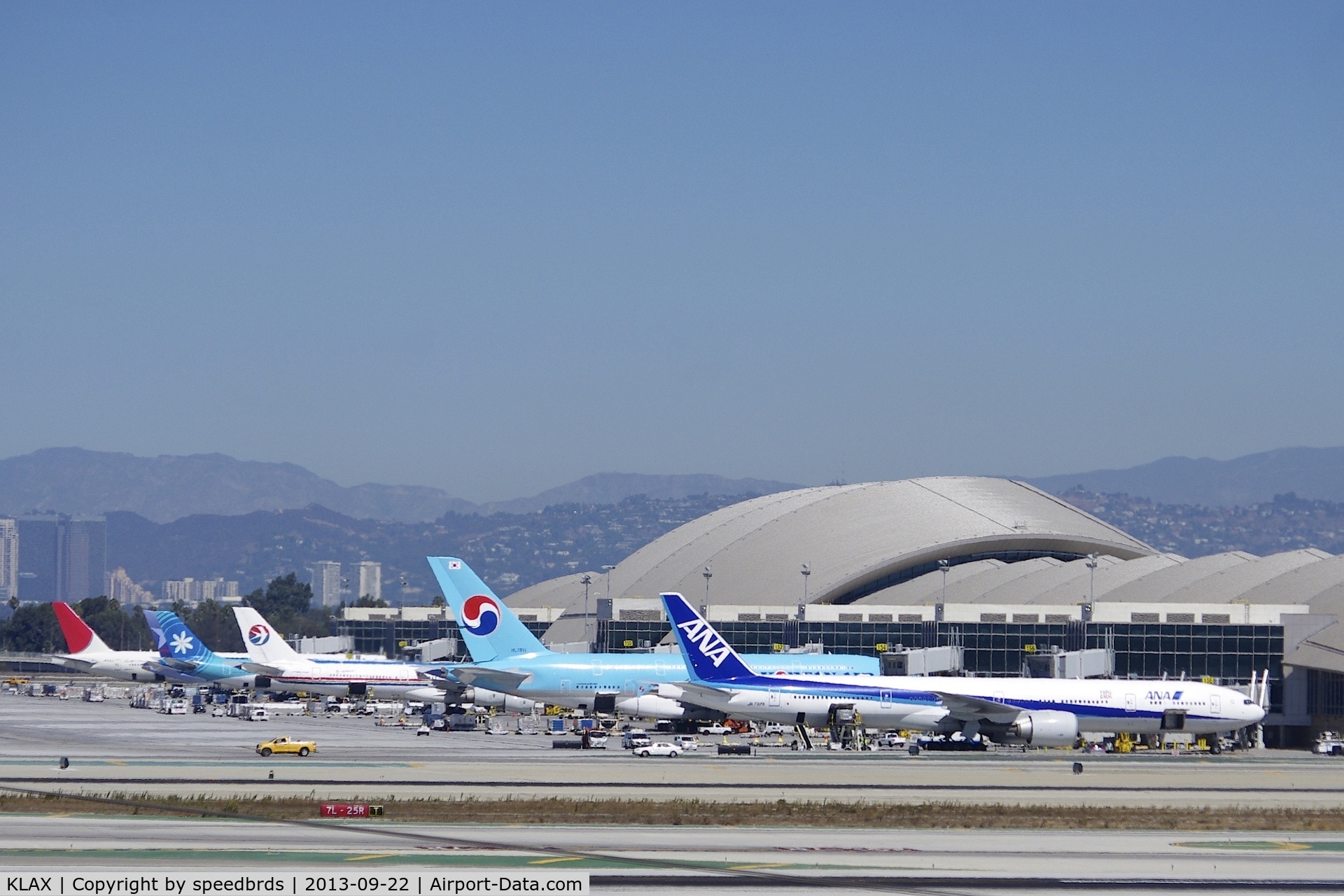 Los Angeles International Airport (LAX) - Tom Bradley International Terminal