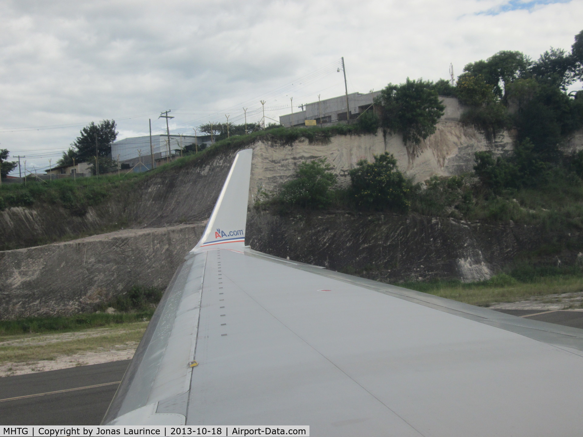 Toncontín International Airport, Tegucigalpa Honduras (MHTG) - American Airlines before take off at the tarmac of the Toncontin International Airport of Tegucigalpa