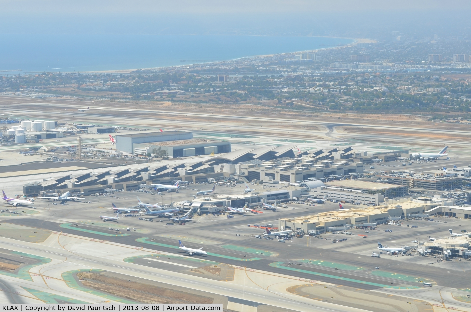 Los Angeles International Airport (LAX) - Stunning view!
