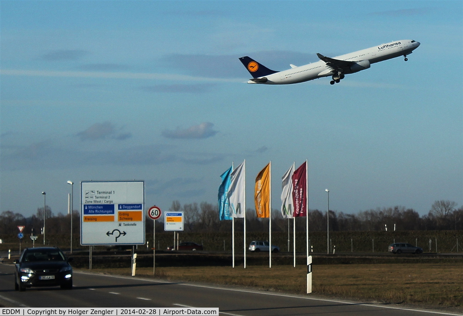 Munich International Airport (Franz Josef Strauß International Airport), Munich Germany (EDDM) - Outbound traffic on rwy 08L.....