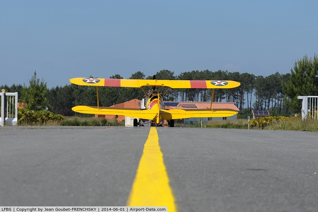 Biscarrosse Airport, Parentis Airport France (LFBS) - private taxiway