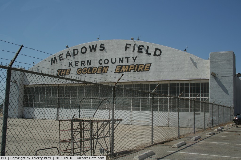 Meadows Field Airport (BFL) - Bakersfield