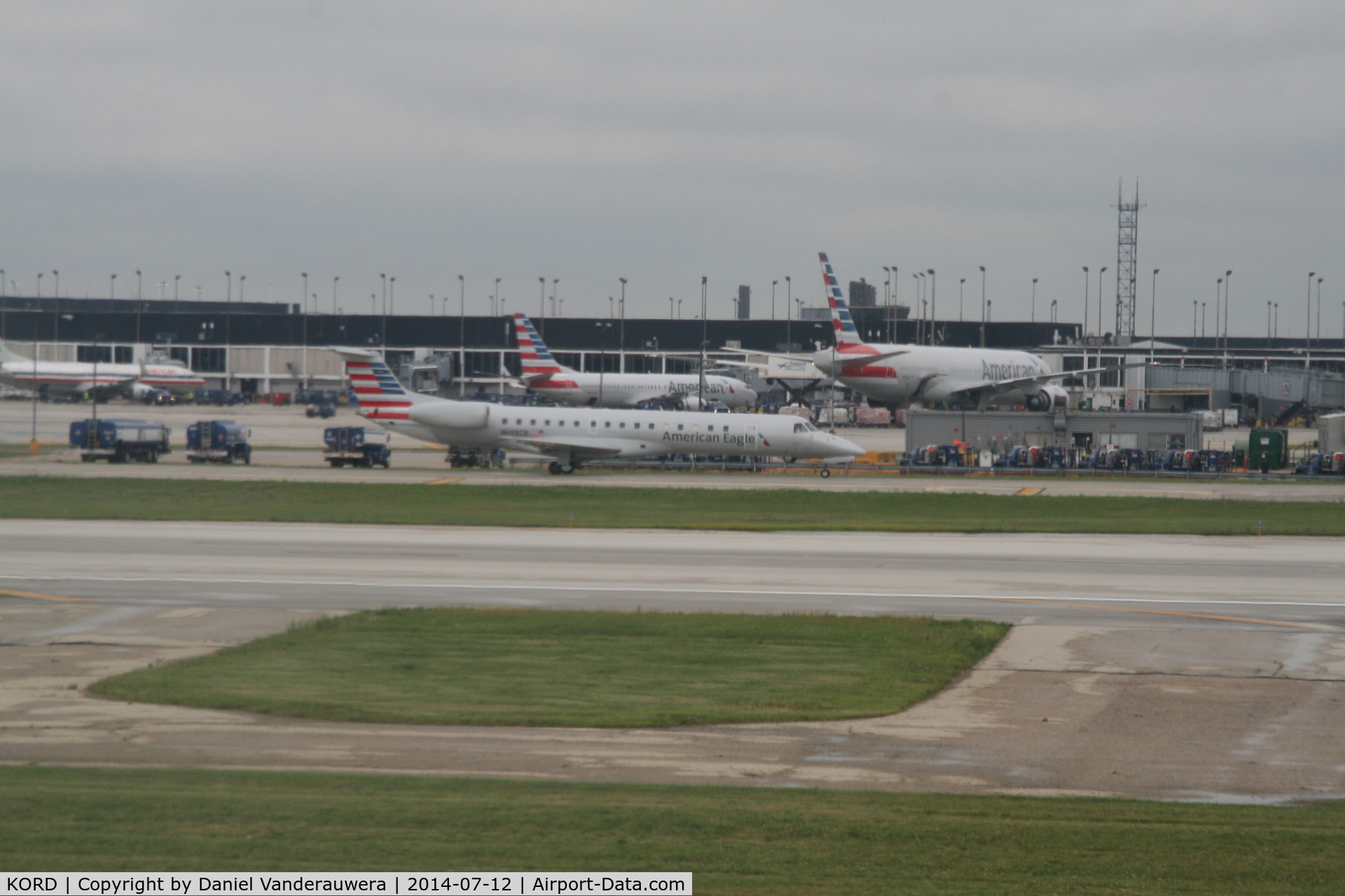 Chicago O'hare International Airport (ORD) - AA apron