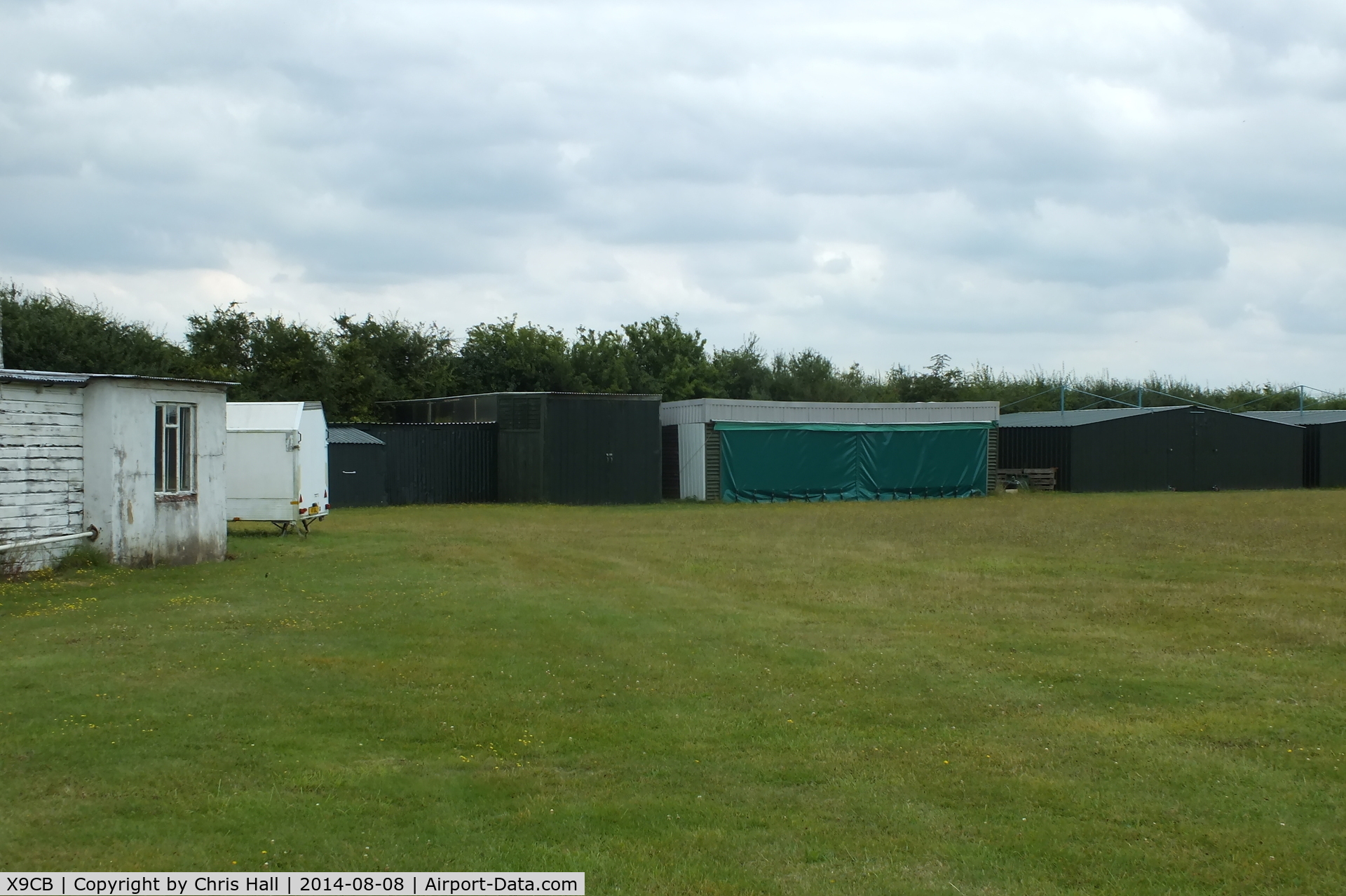 X9CB Airport - Stonefield Park airfield which is on part of the former RAF Chilbolton 