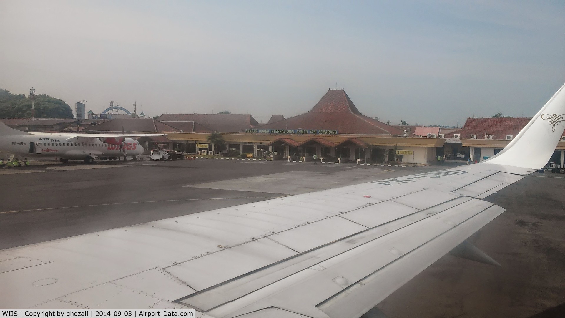 Achmad Yani Airport, Semarang, Central Java Indonesia (WIIS) - 122.300 MHz