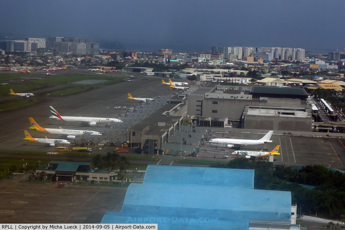 Ninoy Aquino International Airport, Manila Philippines (RPLL) - Lots of Cebu Pacific jets