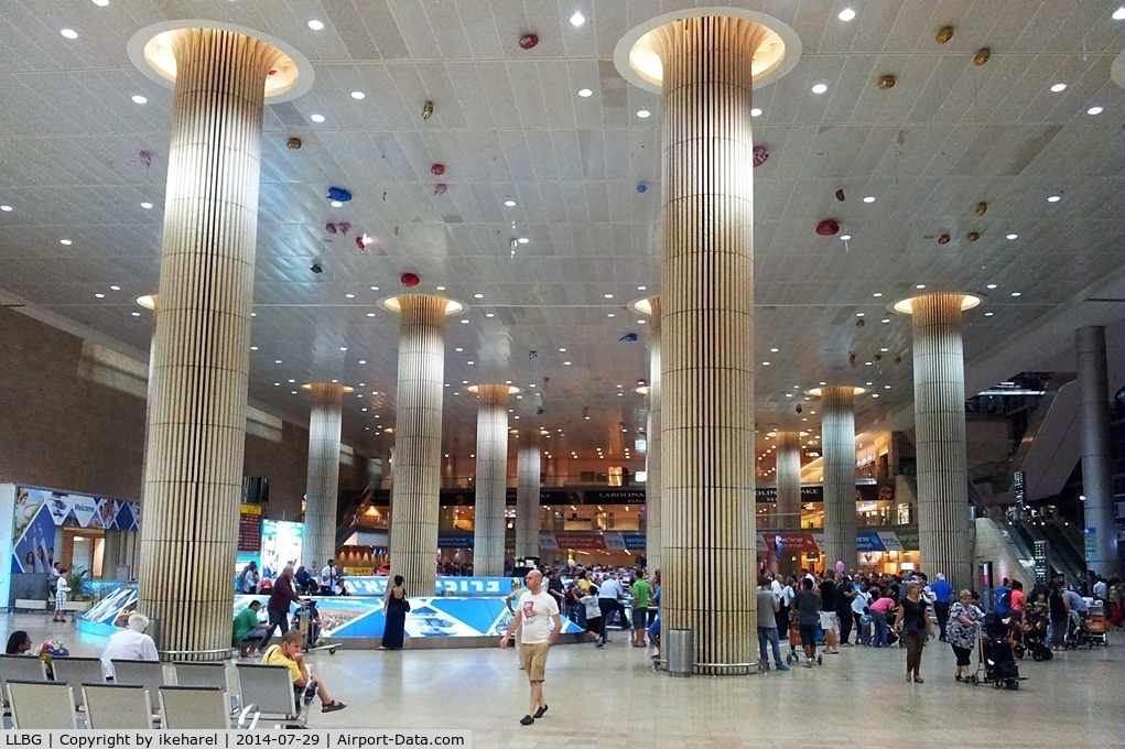 Ben Gurion International Airport, Lod / Tel Aviv Israel (LLBG) - Arrival hall, gate to Israel. A cell-phone picture.