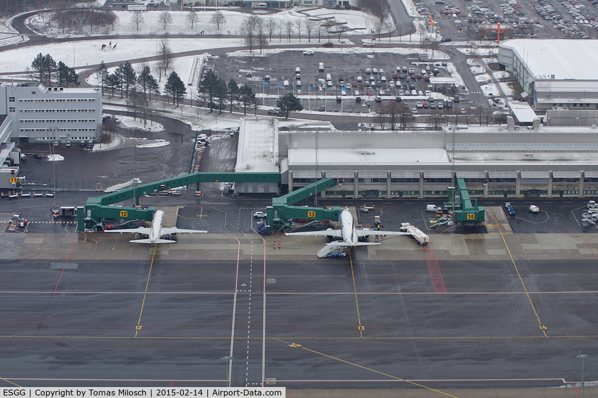 Göteborg-Landvetter Airport, Göteborg Sweden (ESGG) - OH-LKP and another Finnair aircraft at their gates