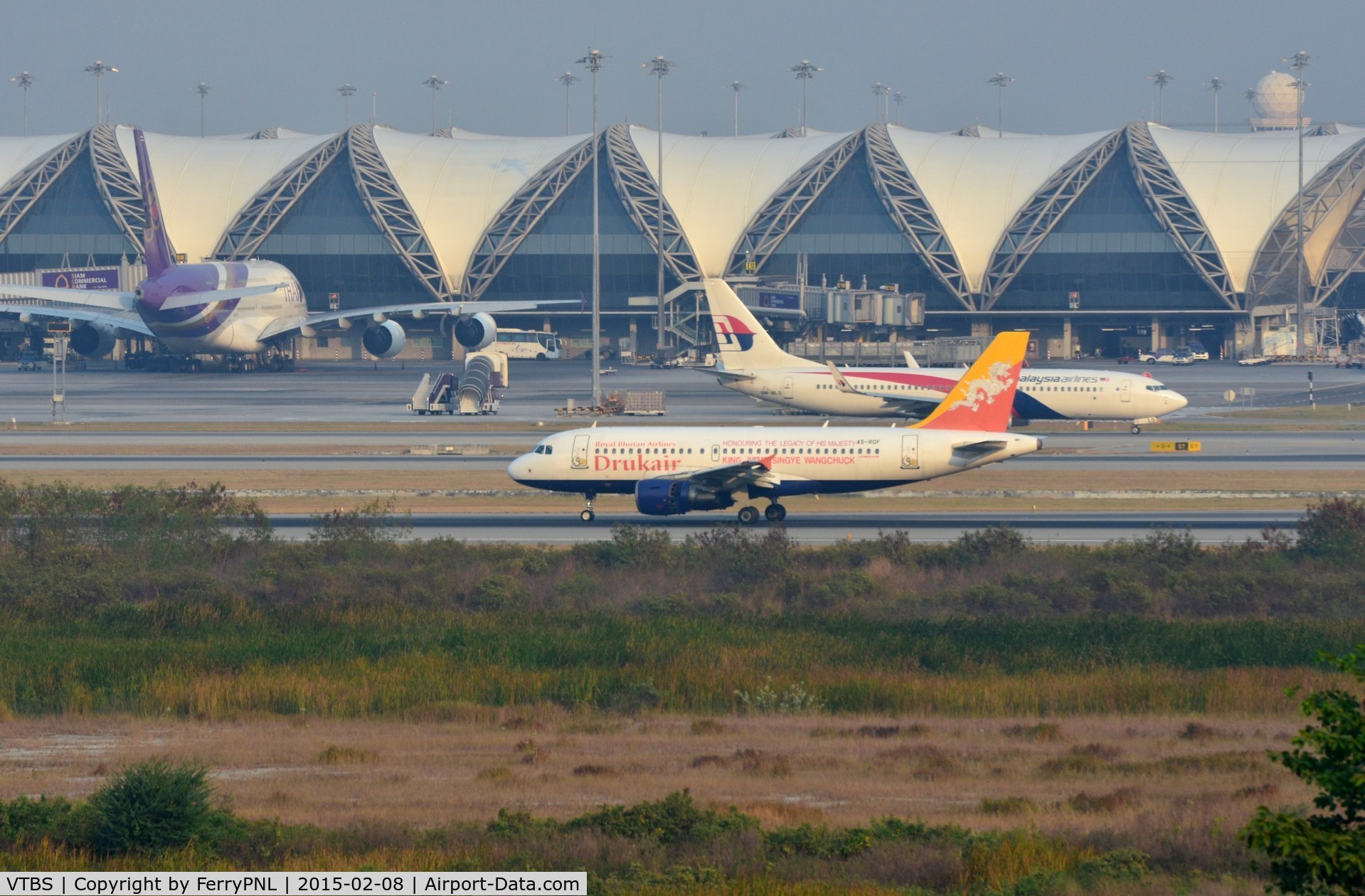 Suvarnabhumi Airport (New Bangkok International Airport), Samut Prakan (near Bangkok) Thailand (VTBS) - Activity at BKK.