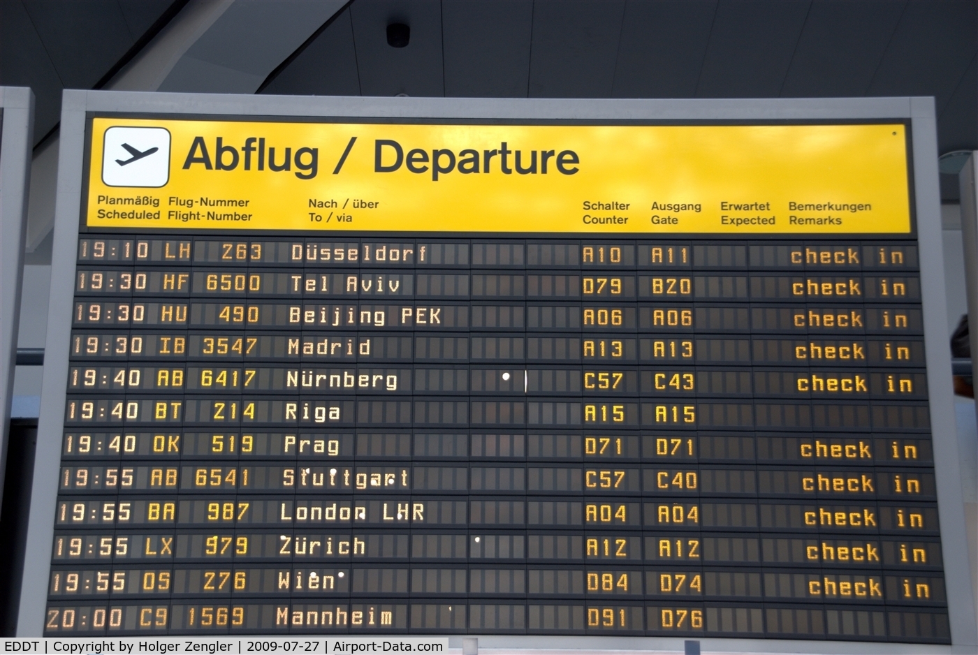 Tegel International Airport (closing in 2011), Berlin Germany (EDDT) - TXL afternoon time-table......