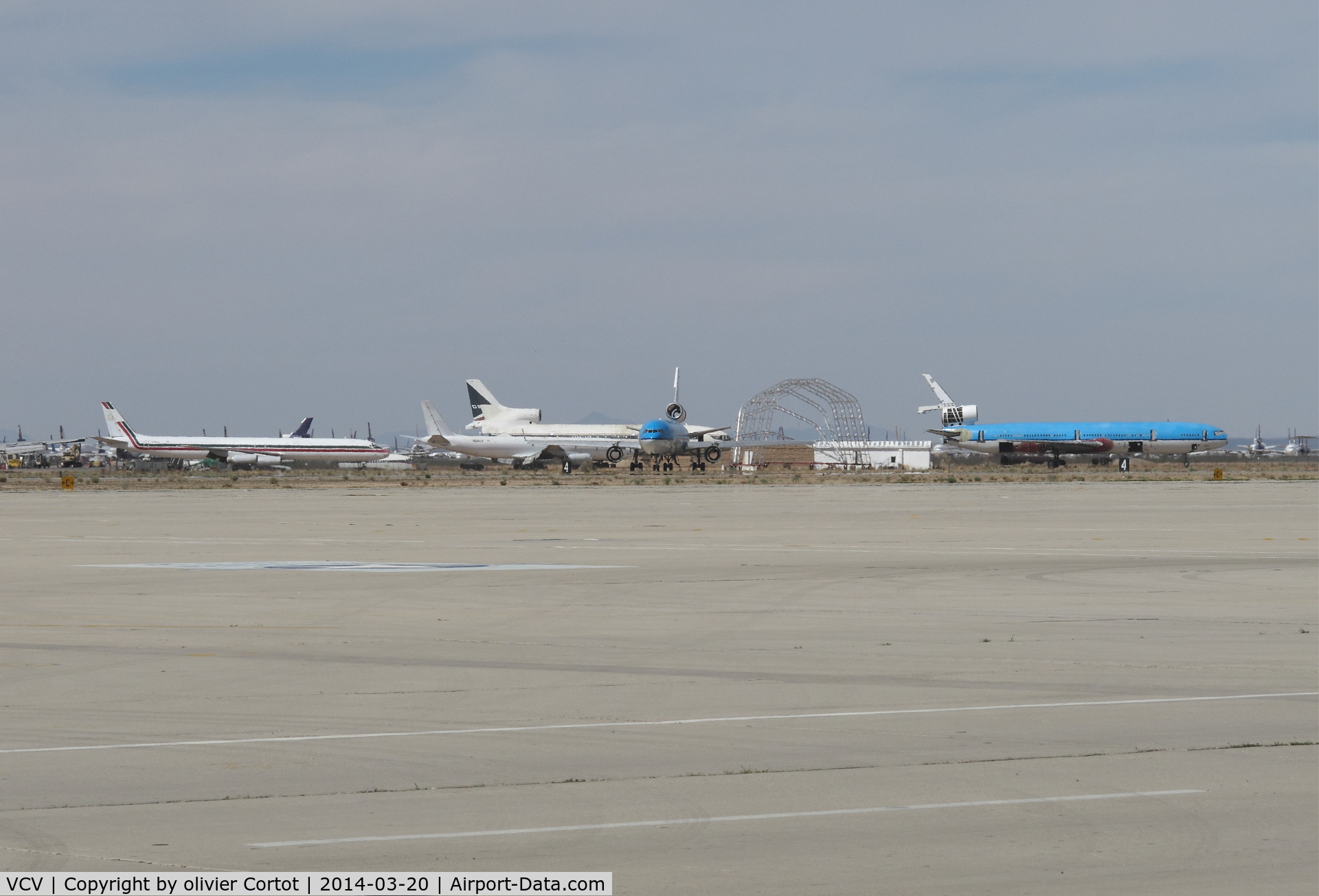 Southern California Logistics Airport (VCV) - also an interesting aircraft cimetery