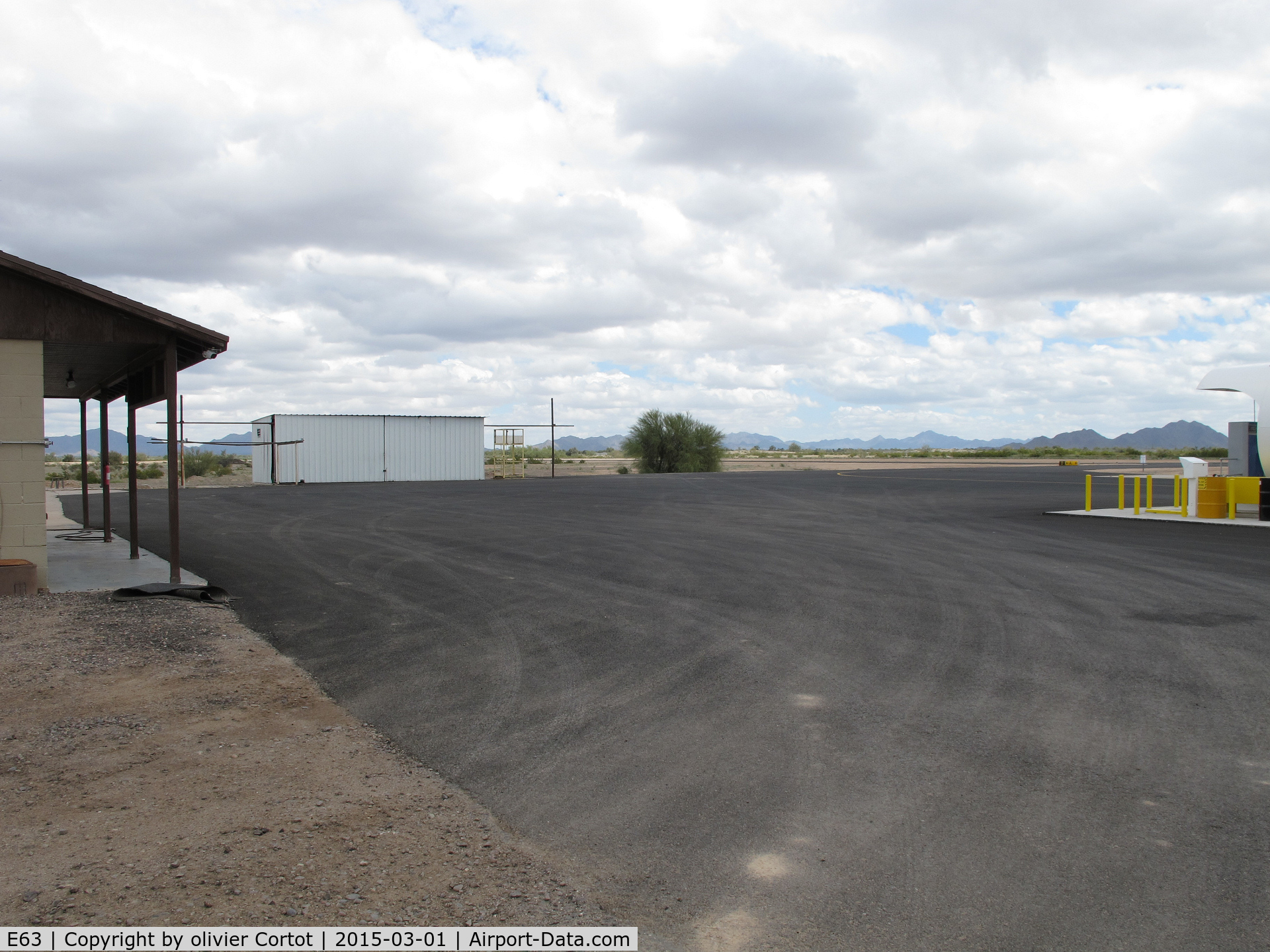 Gila Bend Municipal Airport (E63) - no aircraft in sight the day of my visit
