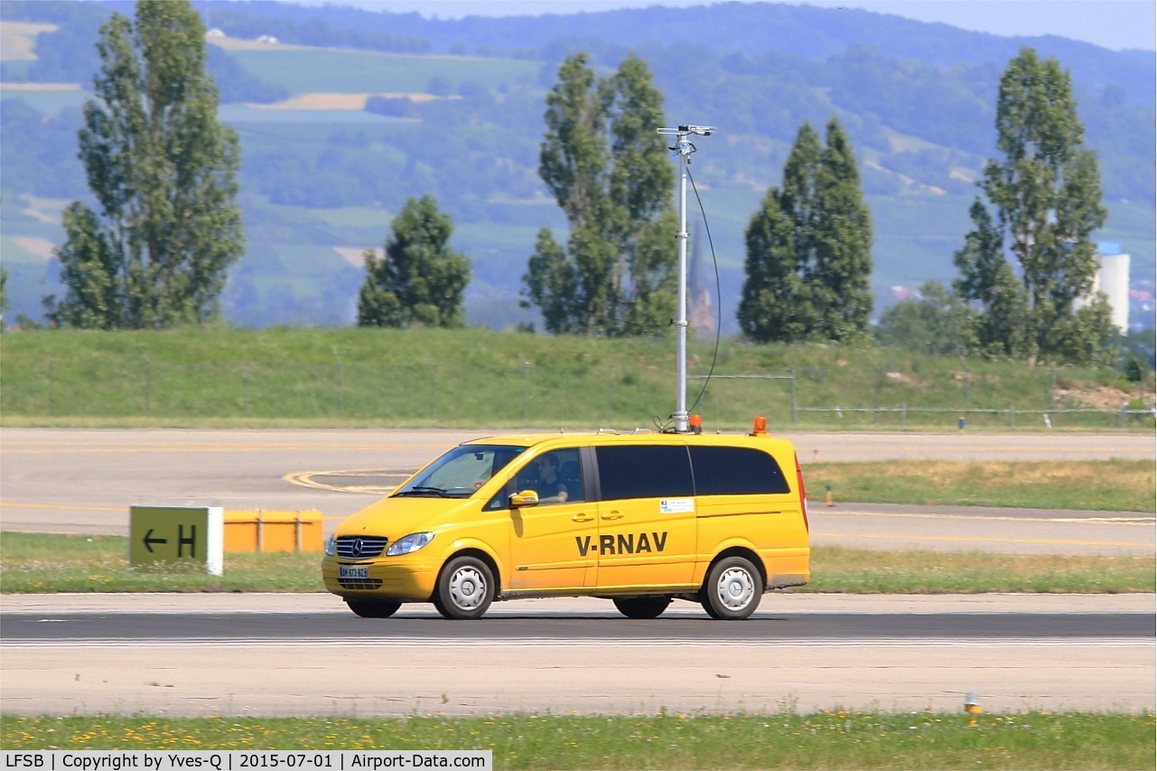 EuroAirport Basel-Mulhouse-Freiburg, Basel (Switzerland), Mulhouse (France) and Freiburg (Germany) France (LFSB) - Runway calibration, Bâle-Mulhouse airport (LFSB-BSL)