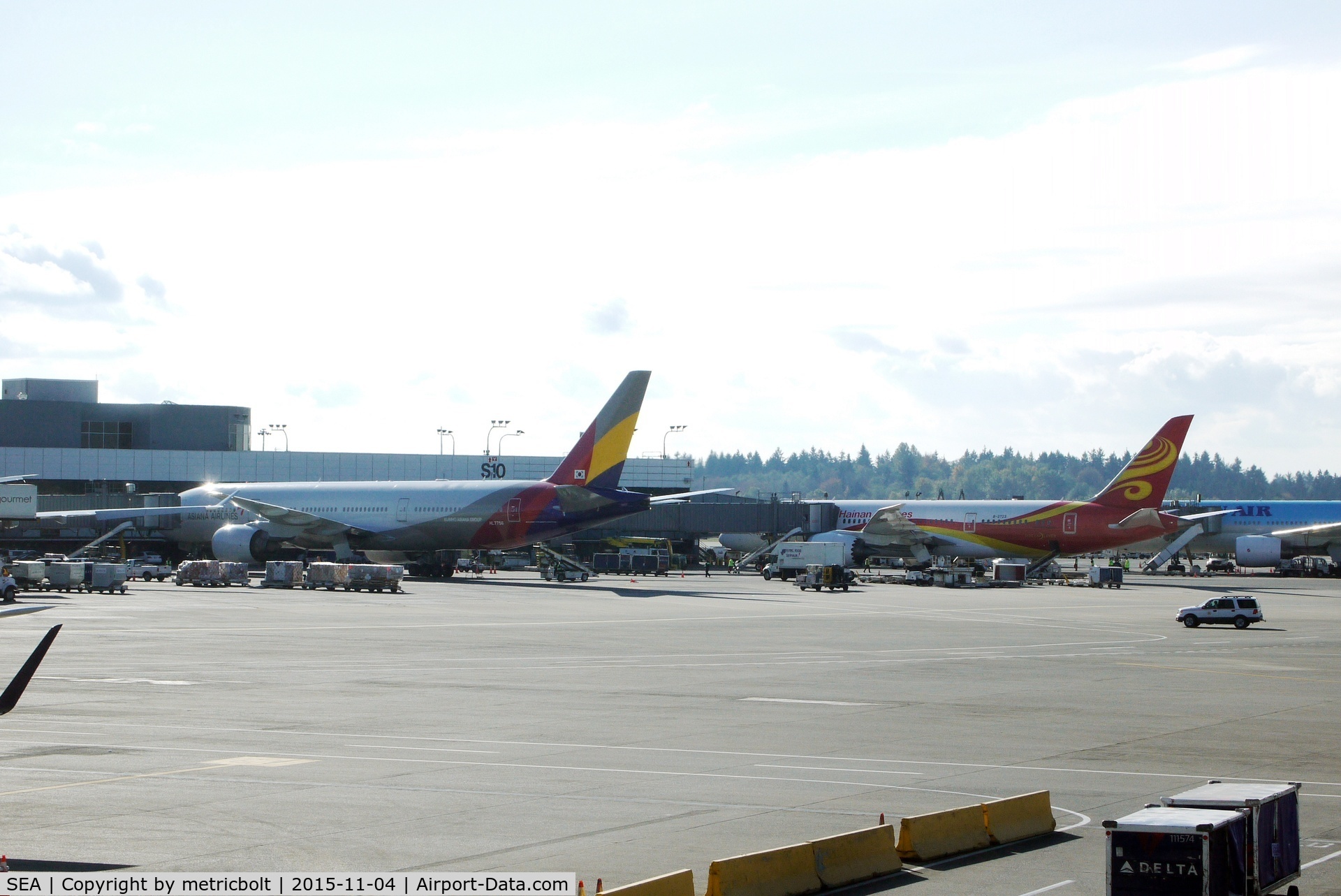Seattle-tacoma International Airport (SEA) - Asian airlines at SeaTac