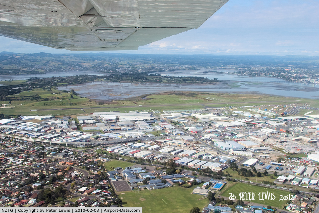 Tauranga Airport, Tauranga New Zealand (NZTG) - turning base TG